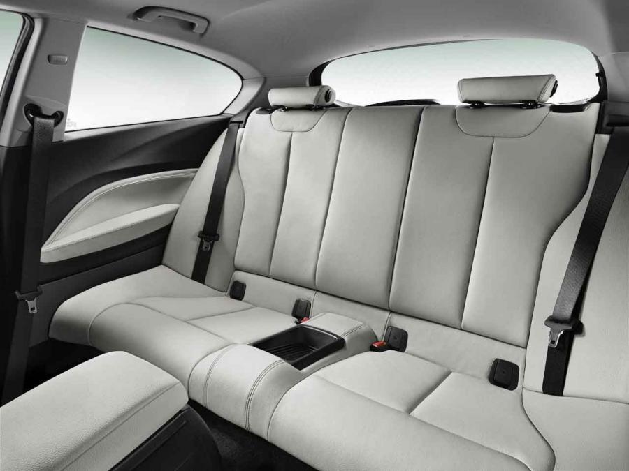  BMW 1-Series 2013 года  (фото 20 из 42)